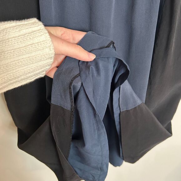 Broadway and Broome 100% Silk Black Navy Blue Pleated Dress Size 4 - Picture 5 of 6